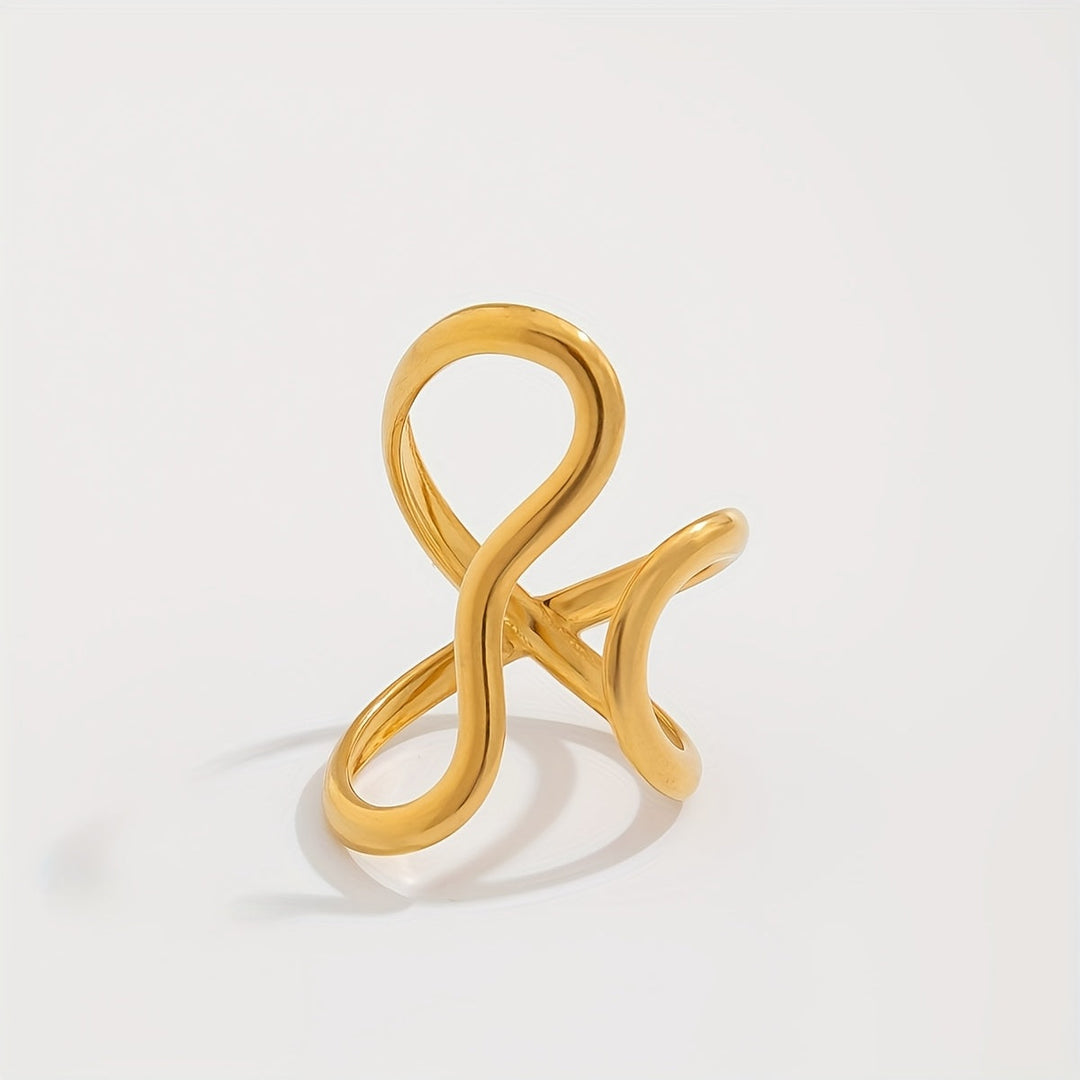 Chic Ring with Asymmetrical Wave