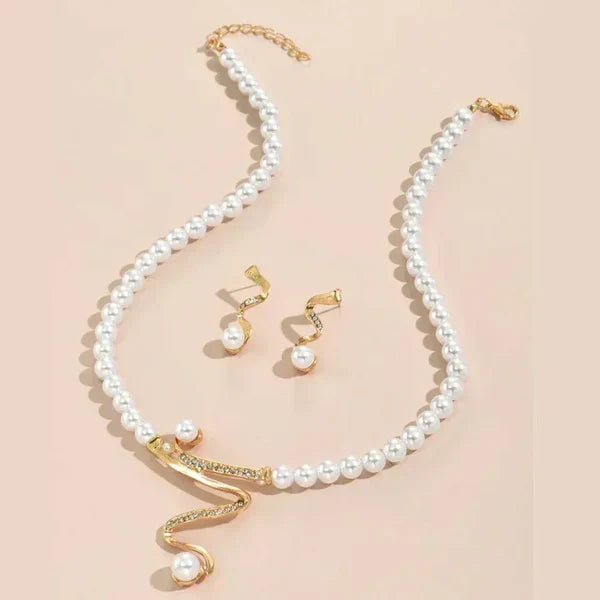 Necklace and Earring Set with Natural Pearls
